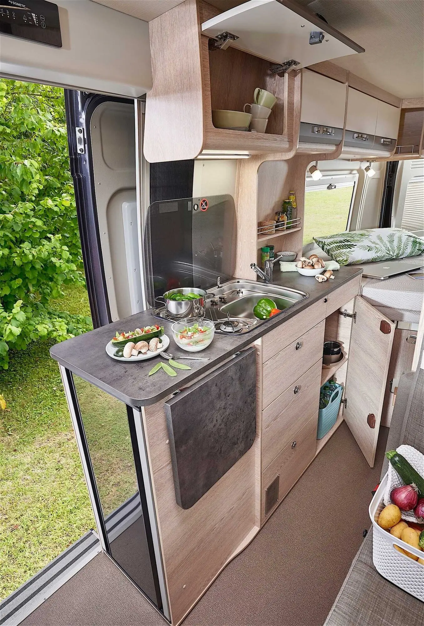 SUMMIT 600 B