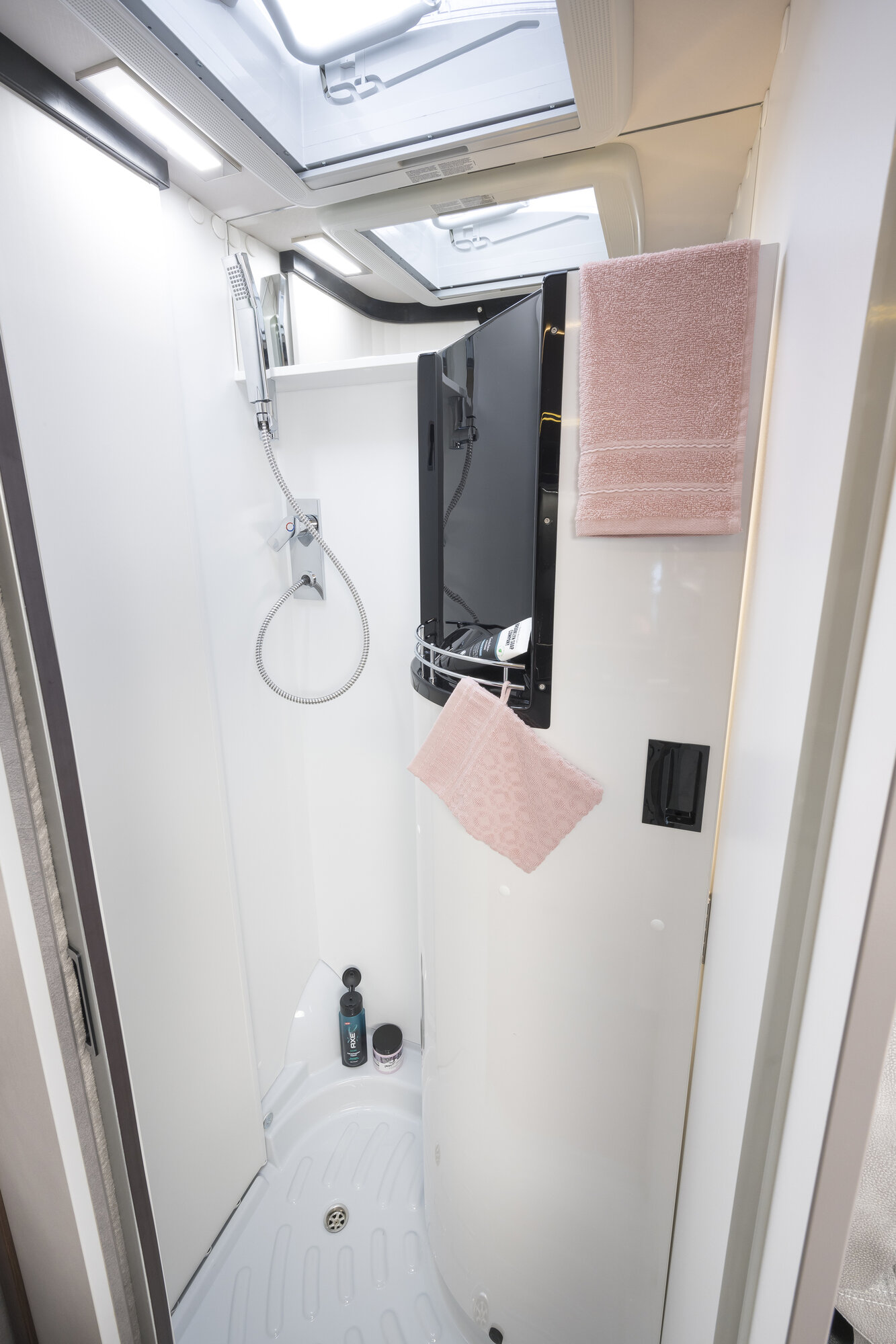 Pössl SUMMIT SHINE 600 L