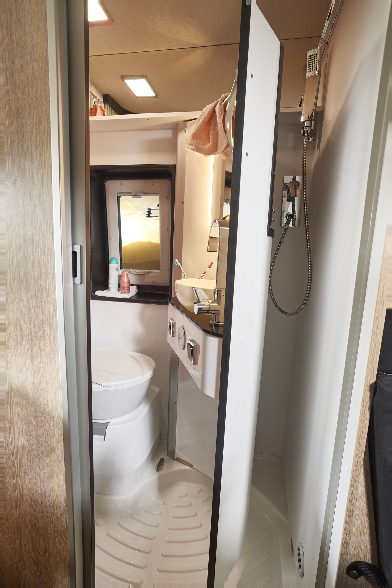 Pössl SUMMIT SHINE 600